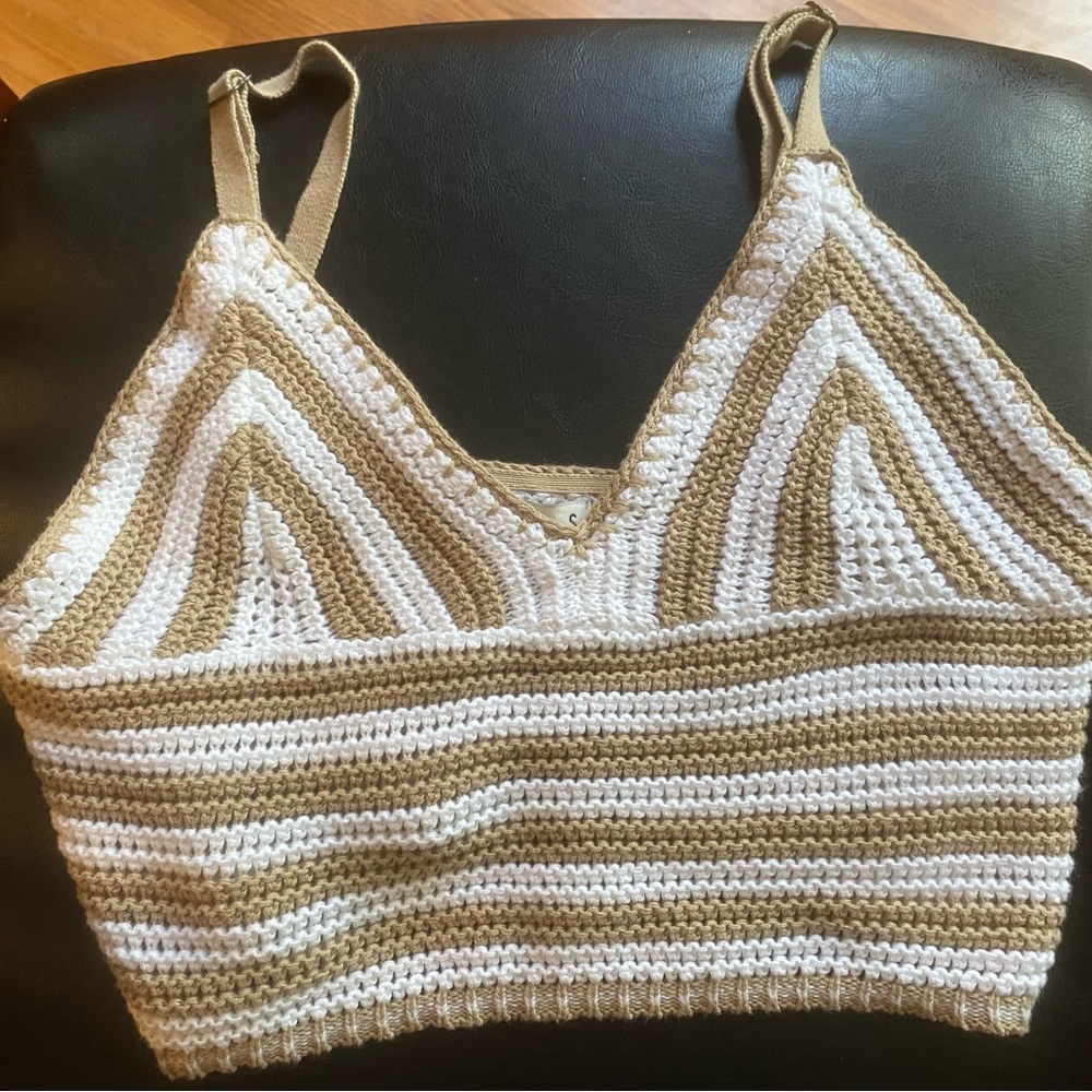 Hollister Cream and White Fitted Sleeveless Camisole
